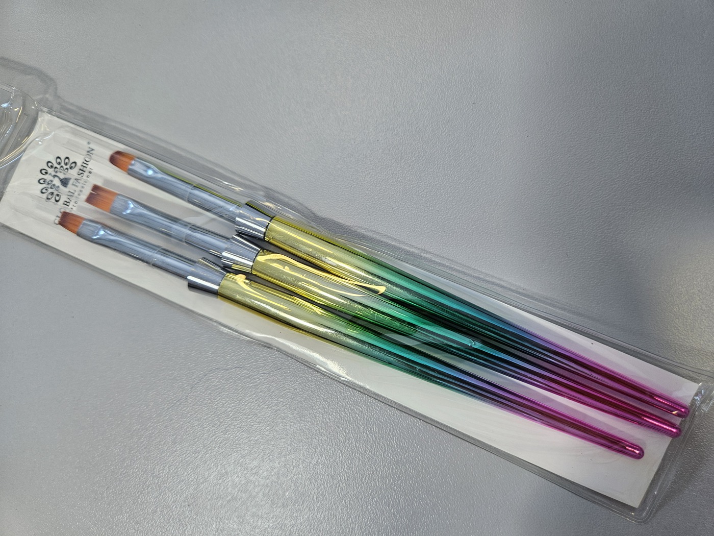 Global Fashion набор кистей 3шт радужная ручка-img-0