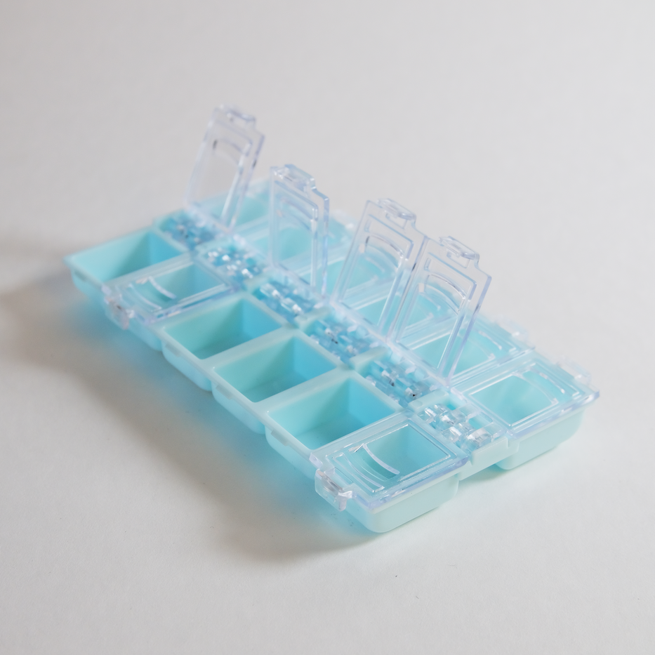 Бокс для страз матовый, 12 ячеек  в ассортименте-img-0