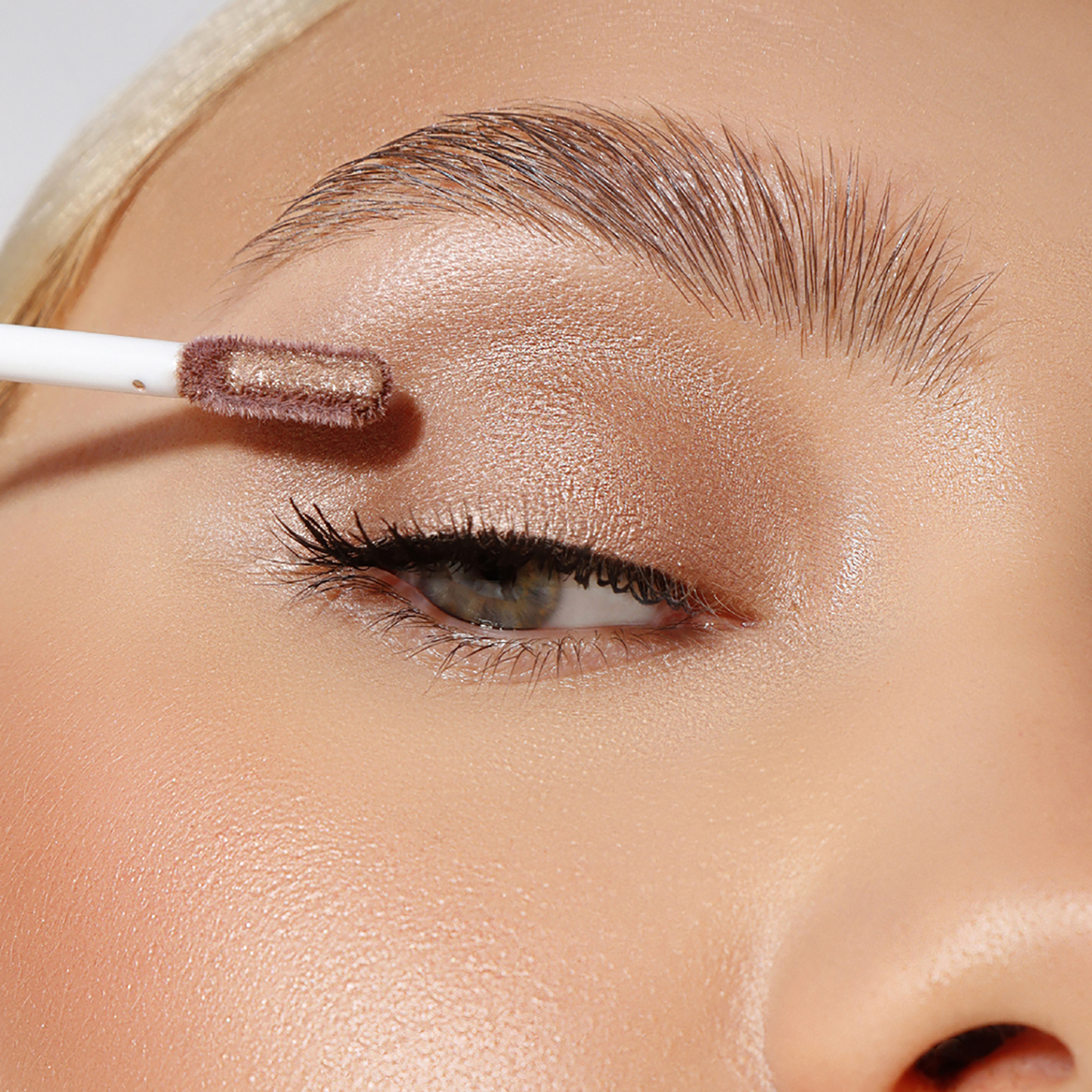 Жидкие тени для век LUXVISAGE SATIN Nude super stay, 206 тон-img-3