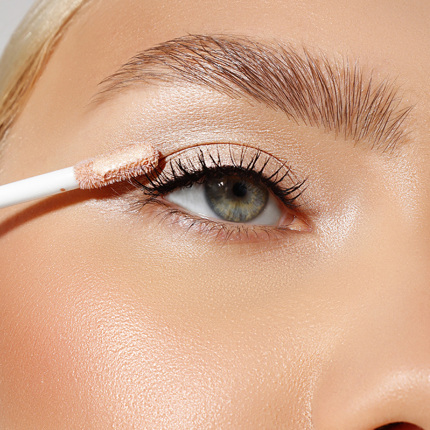 Жидкие тени для век LUXVISAGE SATIN Nude super stay, 201 тон-img-2