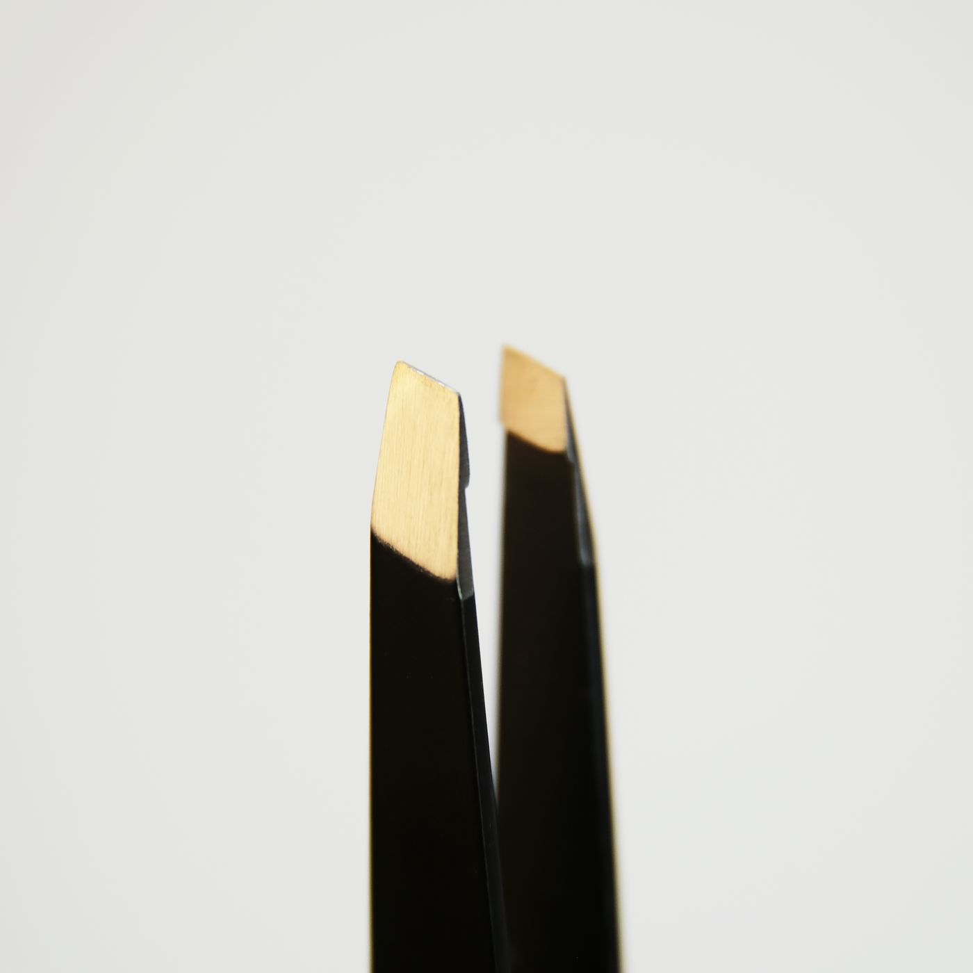 MZ Line A205 Пинцет с декором и стразами-img-1