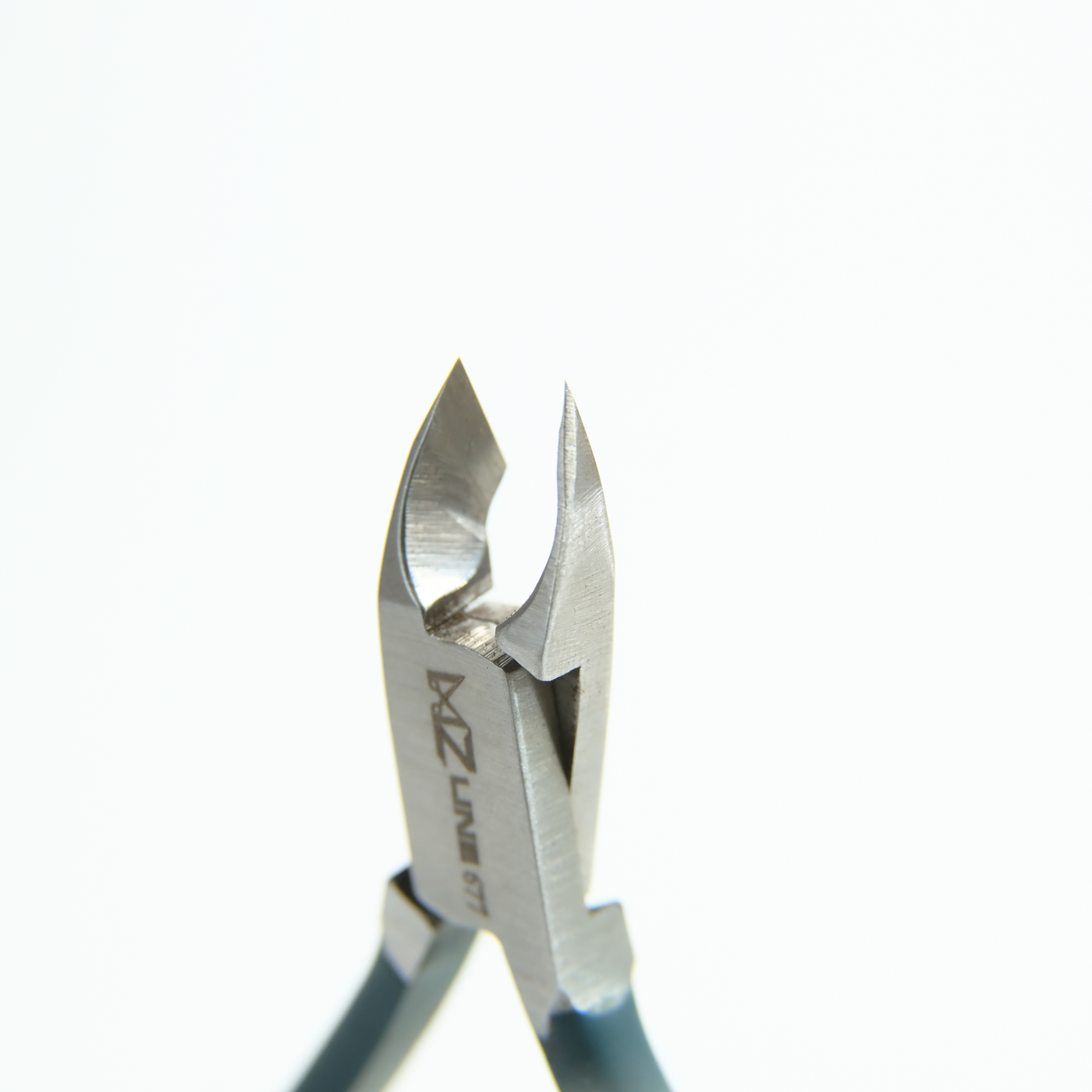 Mertz A677P Кусачки для кожи 8 мм, пружина двойная (ручная заточка)-img-2